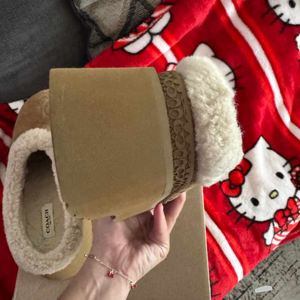 Coach Tan Suede Slippers with White Fur Trim - Picture 9 of 9